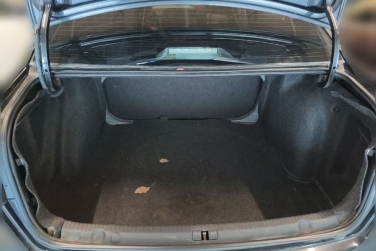 Used Volkswagen Lavida 2013 Revised Classic 1.6L Automatic Fashion Edition Trunk