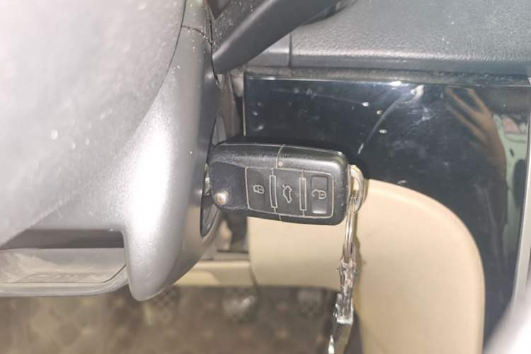 Used Volkswagen Lavida 2013 Classic 1.6L Manual Fashion Edition Vehicle Key