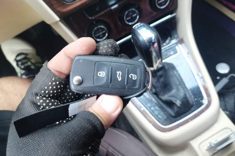 Used Volkswagen Lavida 2013 1.4 TSI DSG Luxury Navigation Edition Vehicle Key