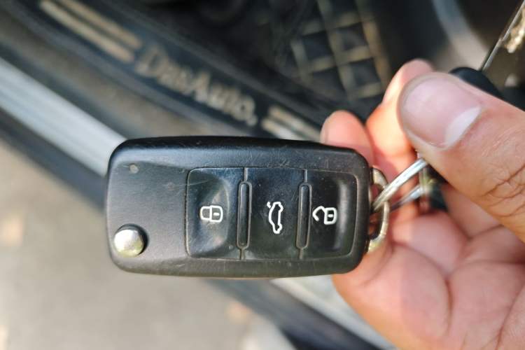 Used Volkswagen Lavida 2013 Restyled Classic 1.6L Manual Comfort Edition Vehicle Key