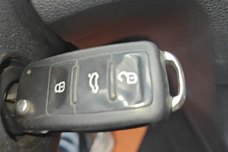 Used Volkswagen Lavida 2013 Restyled Classic 1.6L Automatic Comfort Edition Vehicle Key