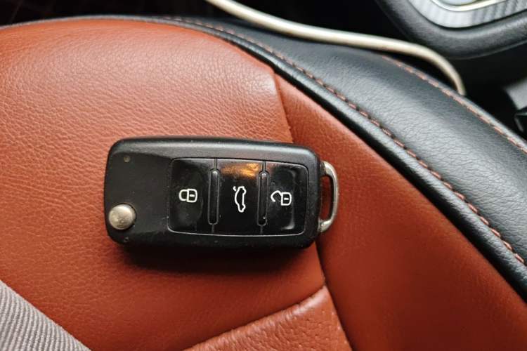 Used Volkswagen Lavida 2013 Revised Version 1.4 TSI DSG Luxury Edition Vehicle Key