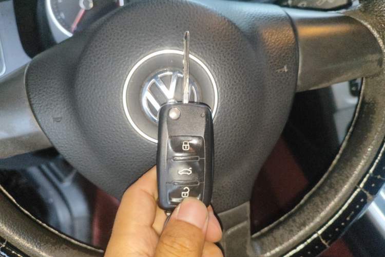 Used Volkswagen Lavida 2013 Restyled Classic 1.6L Manual Comfort Edition Vehicle Key