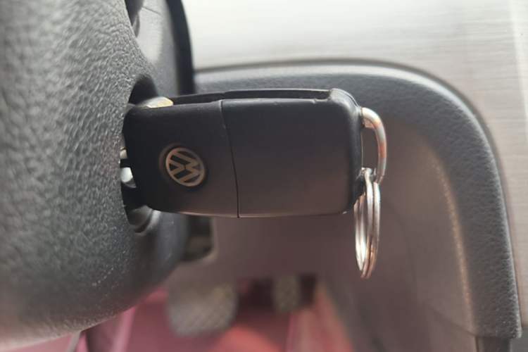 Used Volkswagen Lavida 2013 1.6L Automatic Comfort Edition Vehicle Key
