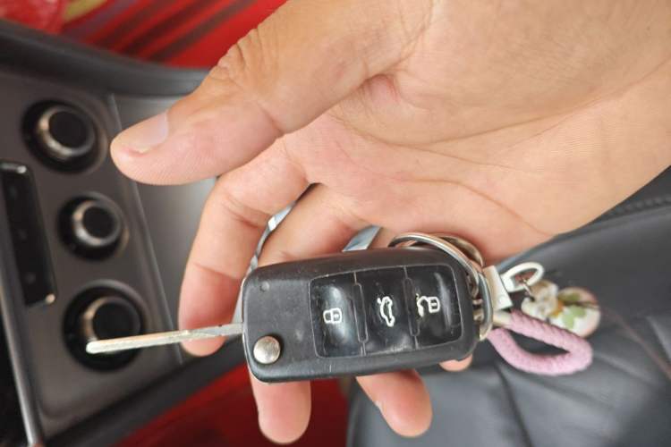 Used Volkswagen Lavida 2013 Restyled Classic 1.6L Manual Comfort Edition Vehicle Key