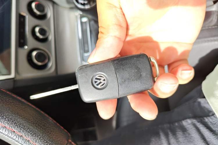 Used Volkswagen Lavida 2013 Restyled Classic 1.6L Manual Comfort Edition Vehicle Key
