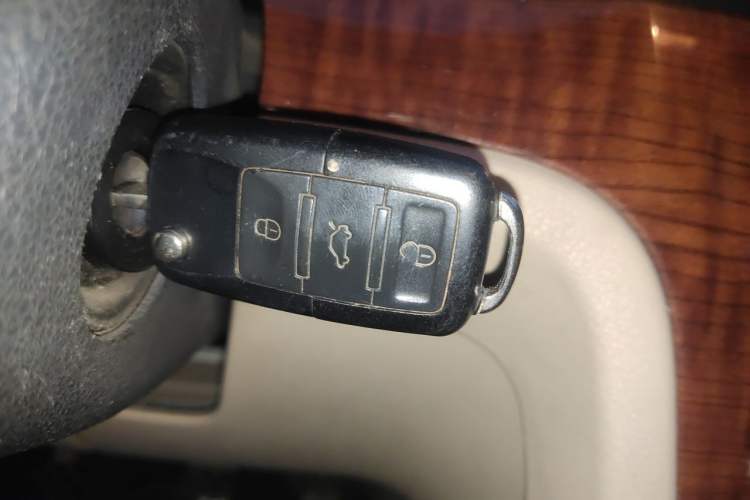 Used Volkswagen Lavida 2013 1.6L Manual Comfort Edition Vehicle Key