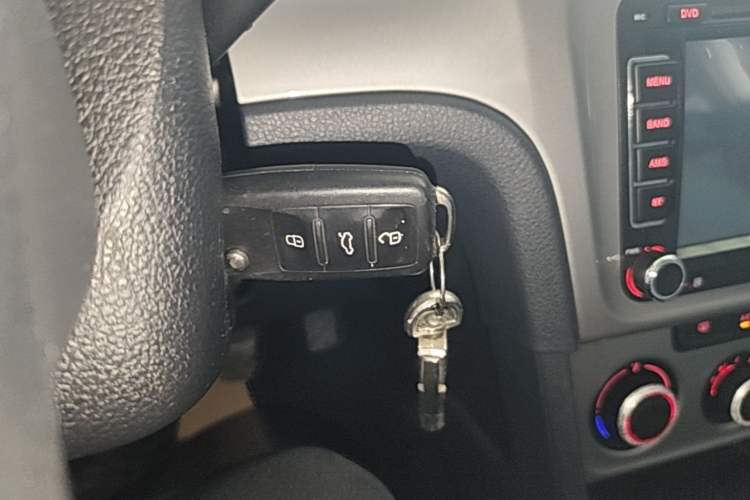 Used Volkswagen Lavida 2013 Revised Classic 1.6L Manual Fashion Edition Vehicle Key