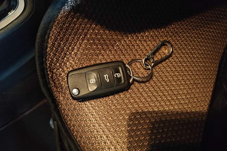 Used Volkswagen Lavida 2013 1.6L Manual Comfort Edition Vehicle Key
