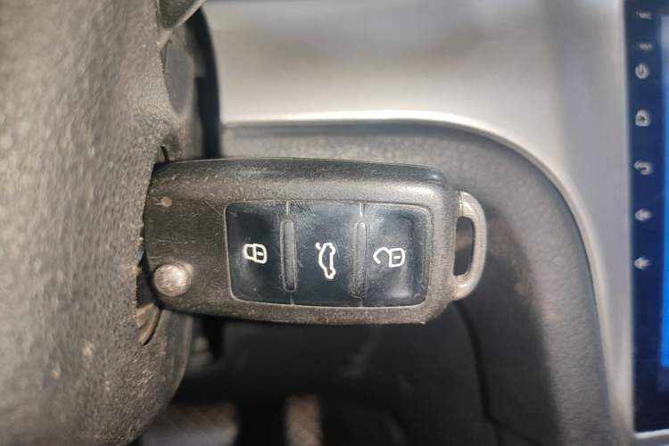 Used Volkswagen Lavida 2013 Revised Classic 1.6L Automatic Fashion Edition Vehicle Key