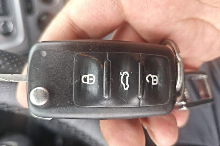 Used Volkswagen Lavida 2013 Revised Classic 1.6L Manual Fashion Edition Vehicle Key