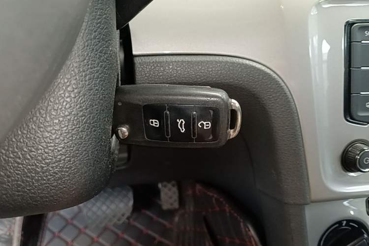 Used Volkswagen Lavida 2013 Revised Classic 1.6L Automatic Fashion Edition Vehicle Key