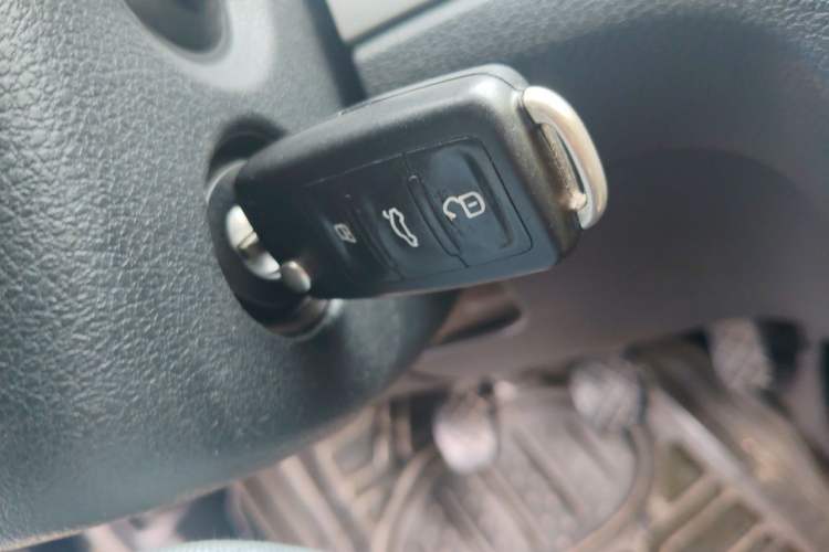 Used Volkswagen Lavida 2013 Revised Classic 1.6L Manual Fashion Edition Vehicle Key
