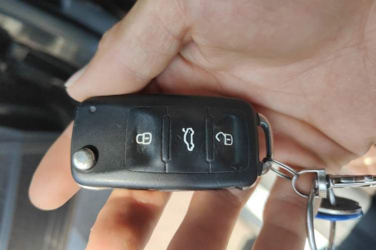 Used Volkswagen Lavida 2013 Revised Classic 1.6L Automatic Fashion Edition Vehicle Key