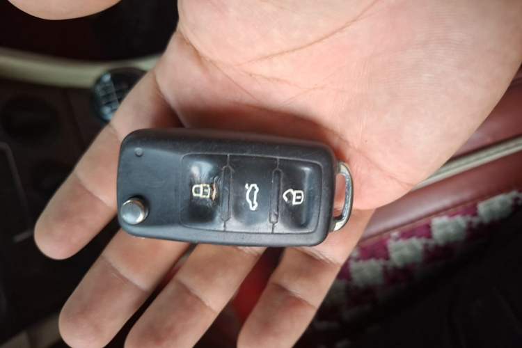 Used Volkswagen Lavida 2013 1.4TSI Manual Comfort Edition Vehicle Key