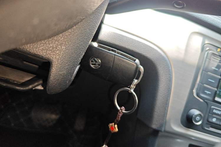 Used Volkswagen Lavida 2013 1.6L Automatic Comfort Edition Vehicle Key
