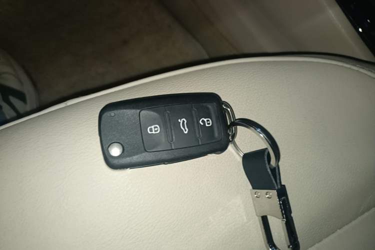 Used Volkswagen Lavida 2013 Restyled Classic 1.6L Automatic Comfort Edition Vehicle Key