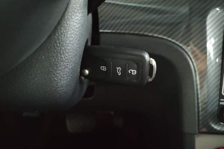 Used Volkswagen Lavida 2013 Restyled Classic 1.6L Automatic Comfort Edition Vehicle Key