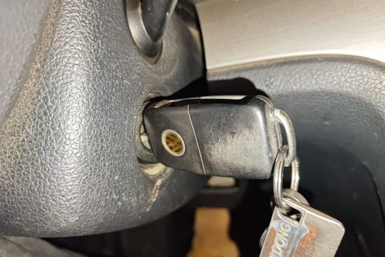 Used Volkswagen Lavida 2013 1.6L Automatic Comfort Edition Vehicle Key