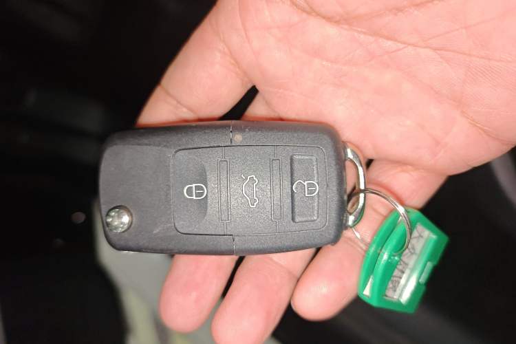 Used Volkswagen Lavida 2013 Revised Classic 1.6L Automatic Fashion Edition Vehicle Key