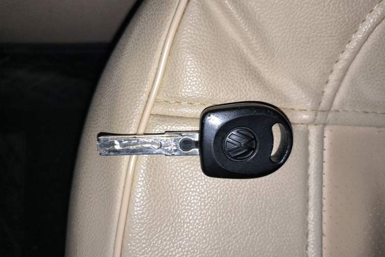 Used Volkswagen Lavida 2013 Classic 1.6L Manual Fashion Edition Vehicle Key