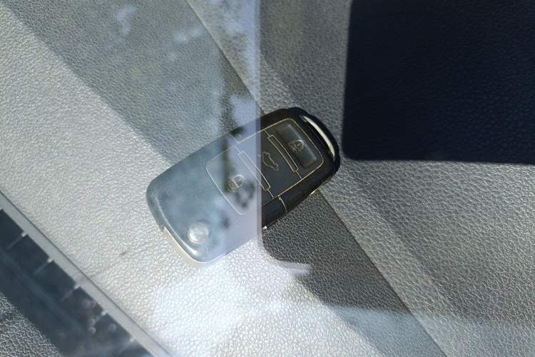 Used Volkswagen Lavida 2013 1.6L Automatic Comfort Edition Vehicle Key