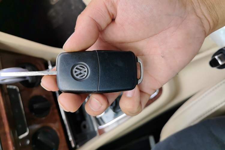 Used Volkswagen Lavida 2013 Restyled Classic 1.6L Manual Comfort Edition Vehicle Key