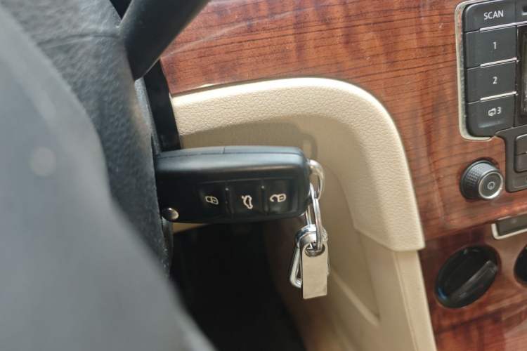 Used Volkswagen Lavida 2013 Restyled Classic 1.6L Automatic Comfort Edition Vehicle Key