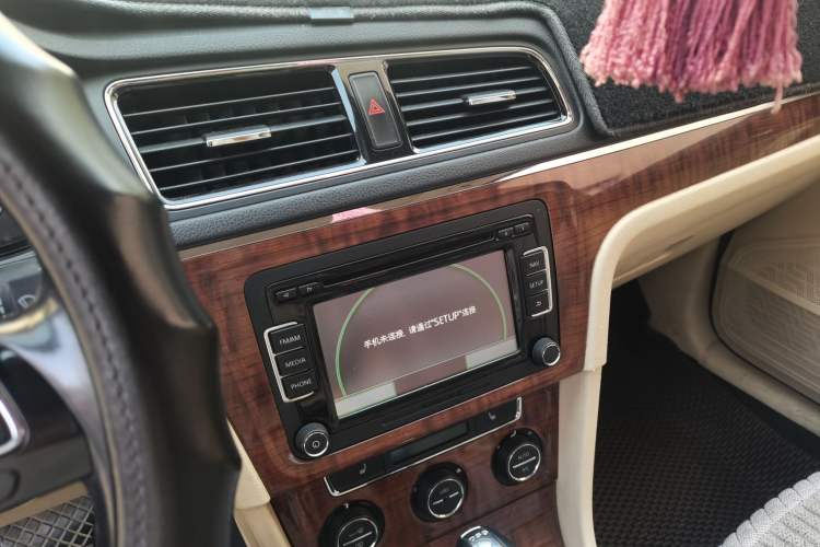 Used Volkswagen Lavida 2013 Revised Version 1.4 TSI DSG Luxury Edition Audio And AC Panel