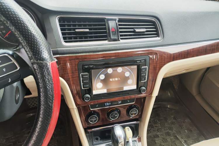 Used Volkswagen Lavida 2013 1.4TSI DSG Luxury Edition Audio And AC Panel