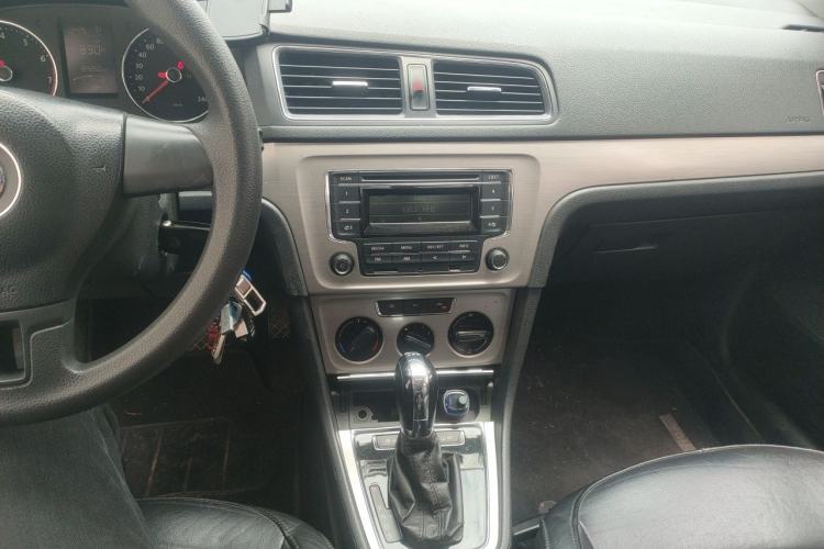 Used Volkswagen Lavida 2013 Revised Version 1.4 TSI DSG Comfort Edition Audio And AC Panel