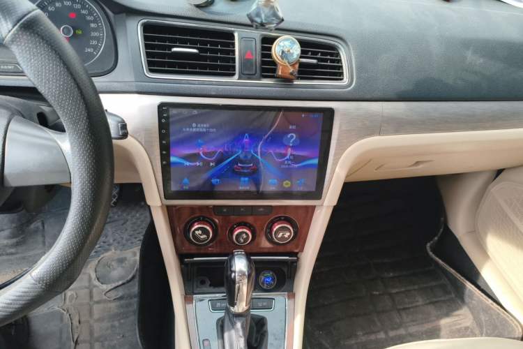 Used Volkswagen Lavida 2013 1.4TSI DSG Comfort Edition Audio And AC Panel