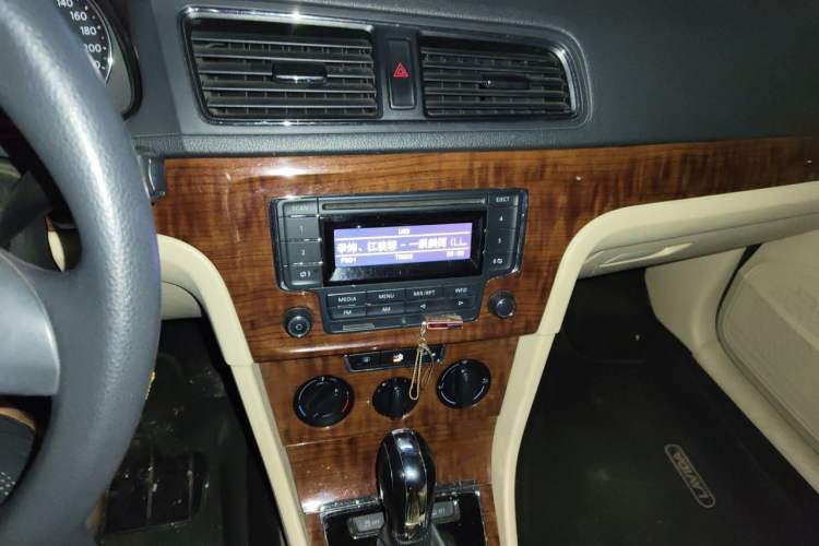Used Volkswagen Lavida 2013 Restyled Classic 1.6L Automatic Comfort Edition Audio And AC Panel
