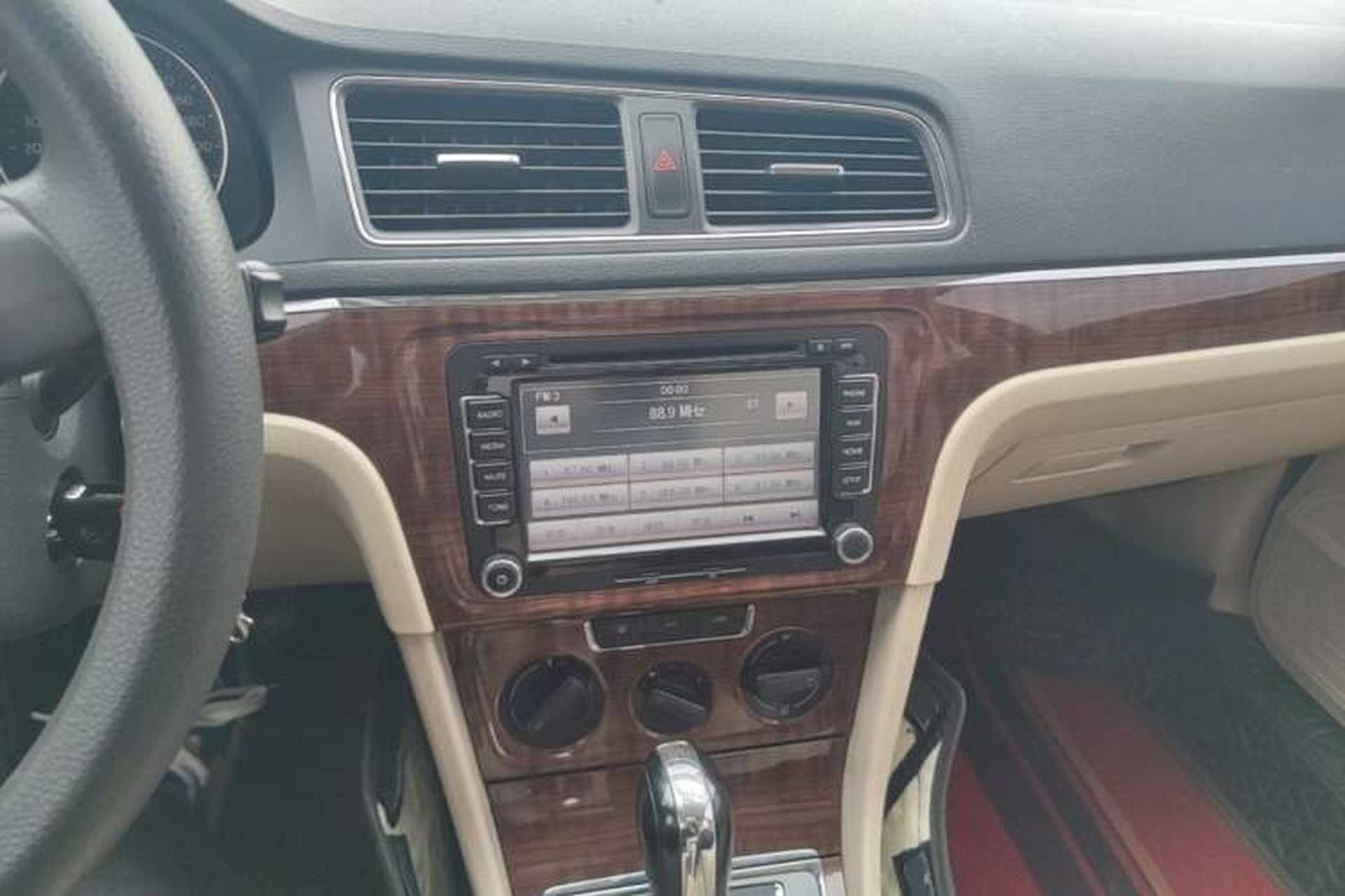Used Volkswagen Lavida 2013 Restyled Classic 1.6L Automatic Comfort Edition Audio And AC Panel