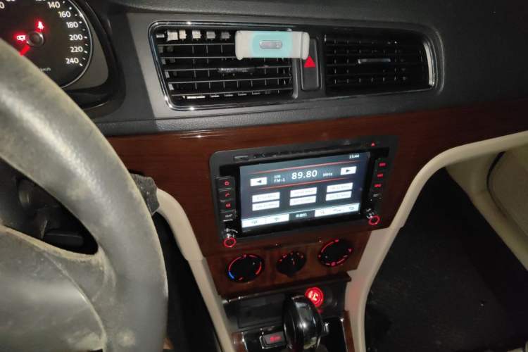Used Volkswagen Lavida 2013 Restyled Classic 1.6L Automatic Comfort Edition Audio And AC Panel