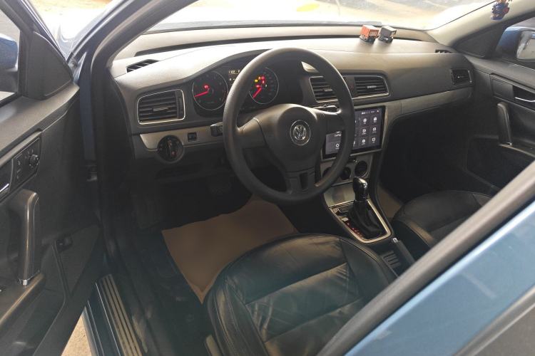 Used Volkswagen Lavida 2013 Revised Version 1.4 TSI DSG Comfort Edition Center Console
