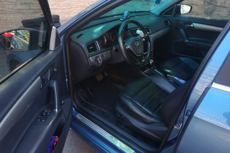 Used Volkswagen Lavida 2013 1.4TSI DSG Comfort Edition Driver Seat