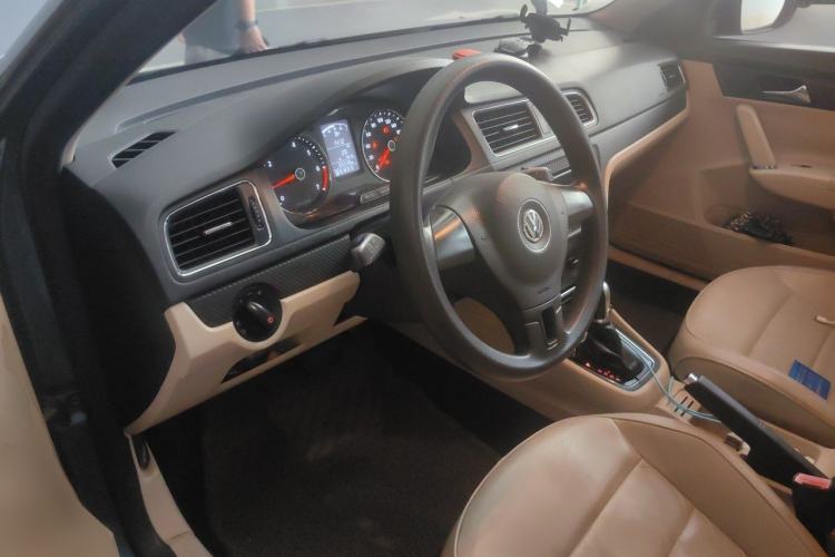 Used Volkswagen Lavida 2013 1.6L Automatic Comfort Edition Driver Seat