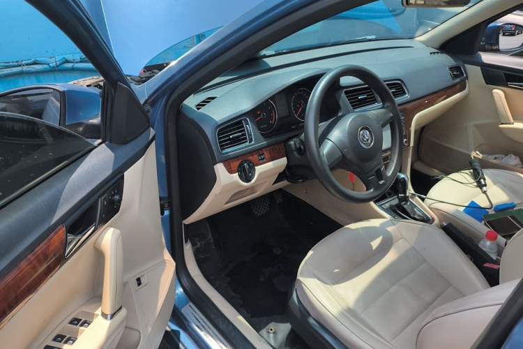 Used Volkswagen Lavida 2013 Restyled Classic 1.6L Automatic Comfort Edition Driver Seat