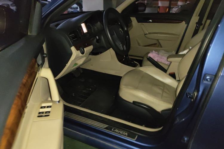 Used Volkswagen Lavida 2013 Restyled Classic 1.6L Automatic Comfort Edition Driver Seat