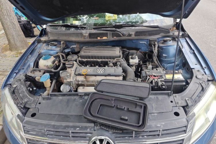 Used Volkswagen Lavida 2013 1.6L Automatic Luxury Edition Engine Bay