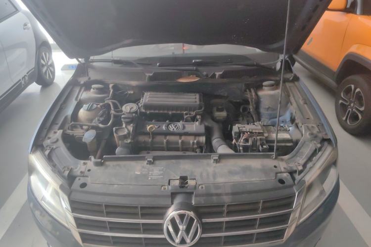 Used Volkswagen Lavida 2013 1.6L Automatic Comfort Edition Engine Bay