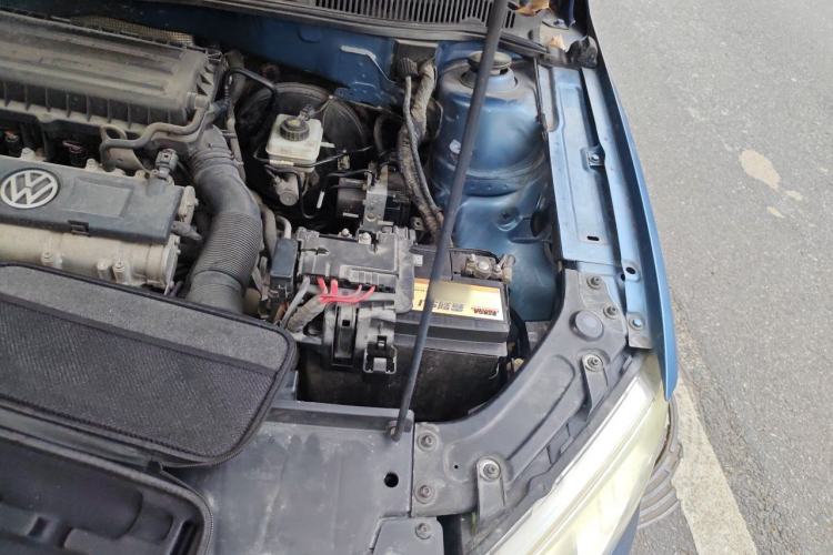 Used Volkswagen Lavida 2013 1.6L Automatic Luxury Edition Engine Bay Left