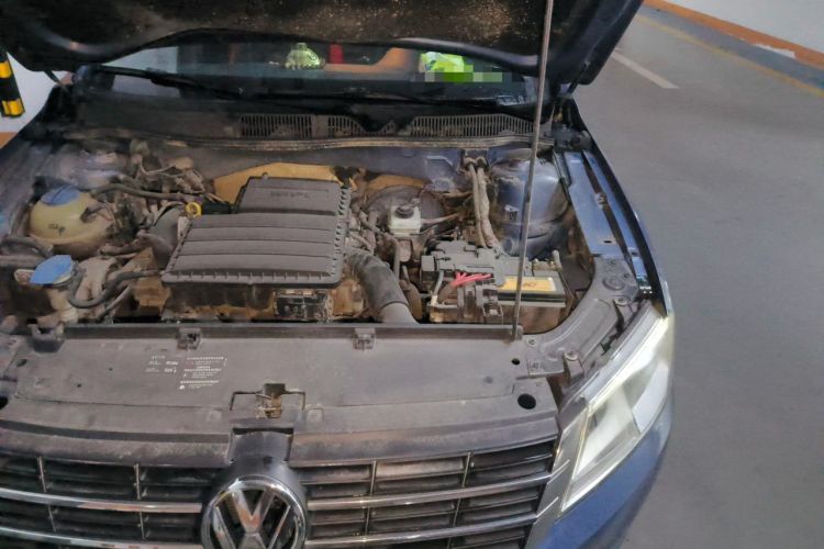 Used Volkswagen Lavida 2013 1.6L Manual Comfort Edition Engine Bay Left