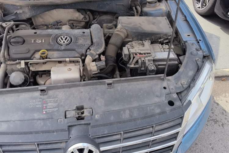 Used Volkswagen Lavida 2013 1.4TSI Manual Comfort Edition Engine Bay Left