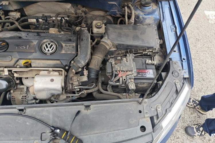 Used Volkswagen Lavida 2013 1.4TSI DSG Comfort Edition Engine Bay Left