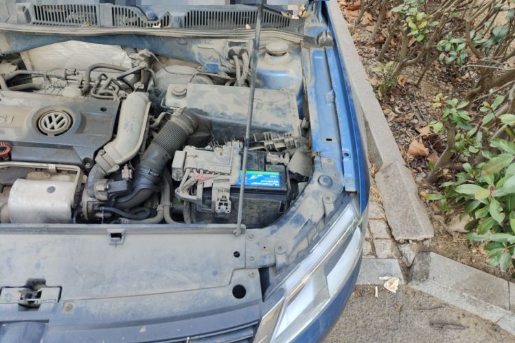 Used Volkswagen Lavida 2013 1.4TSI DSG Comfort Edition Engine Bay Left