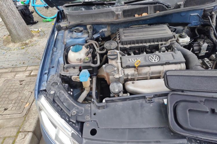 Used Volkswagen Lavida 2013 1.6L Automatic Luxury Edition Engine Bay Right