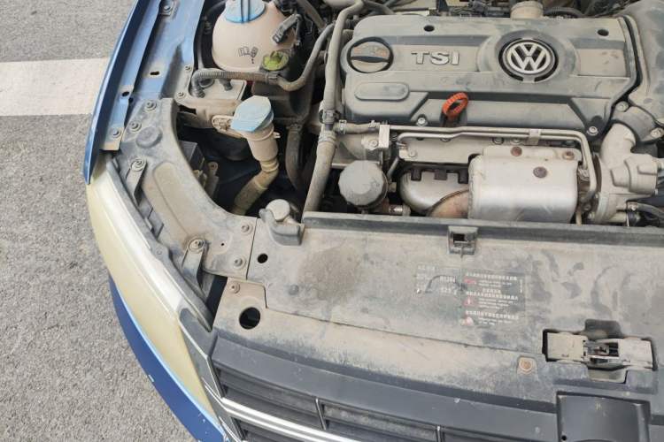 Used Volkswagen Lavida 2013 1.4TSI DSG Luxury Edition Engine Bay Right