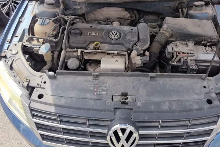 Used Volkswagen Lavida 2013 1.4TSI Manual Comfort Edition Engine Bay Right
